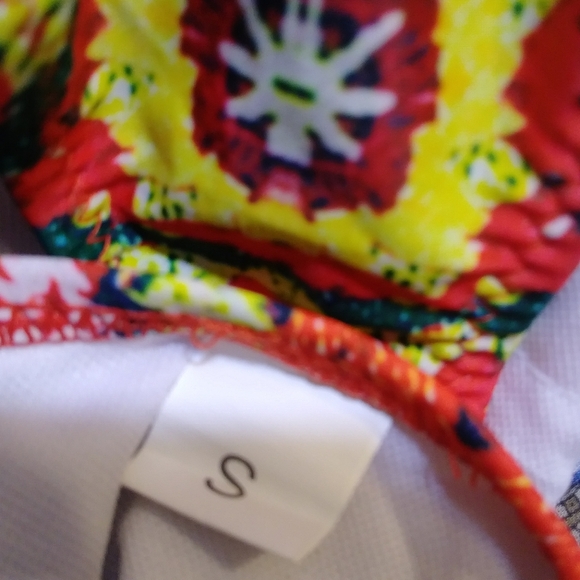 🌺BUNDLE ONLY🌺 Red and Yellow Sleeveless Cut Out Bodysuit - Picture 9 of 10